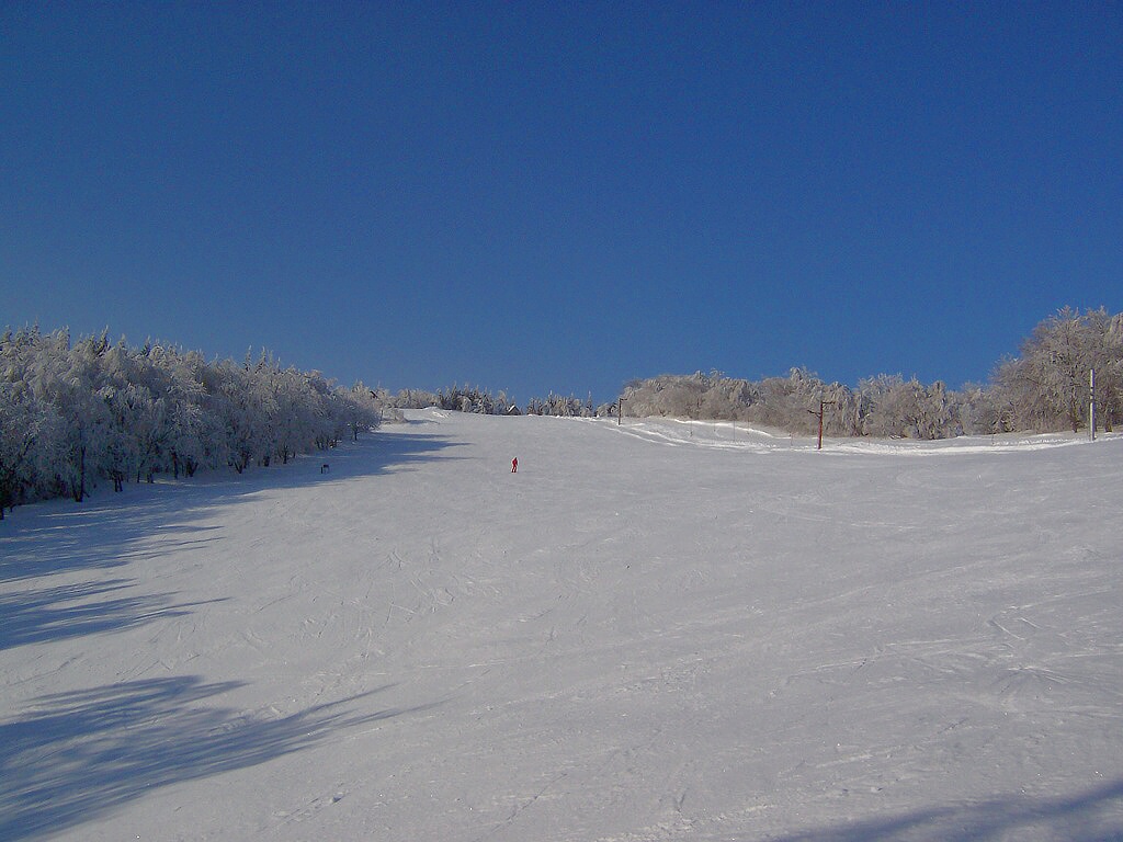 SKI AREÁL KOMÁŘÍ VÍŽKA