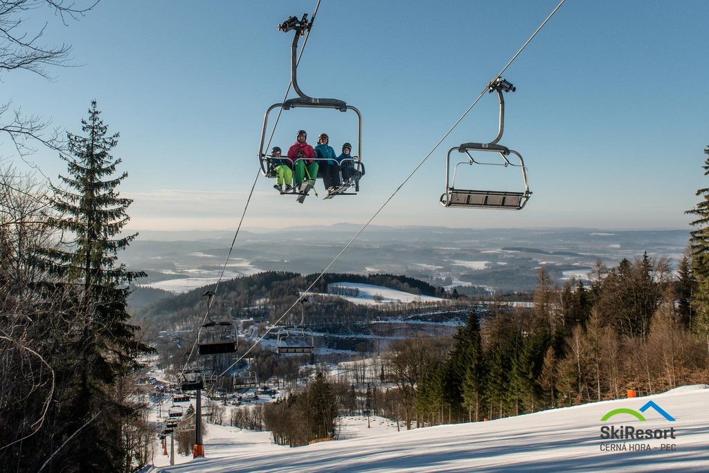 SKI AREÁL ČERNÝ DŮL V KRKONOŠÍCH