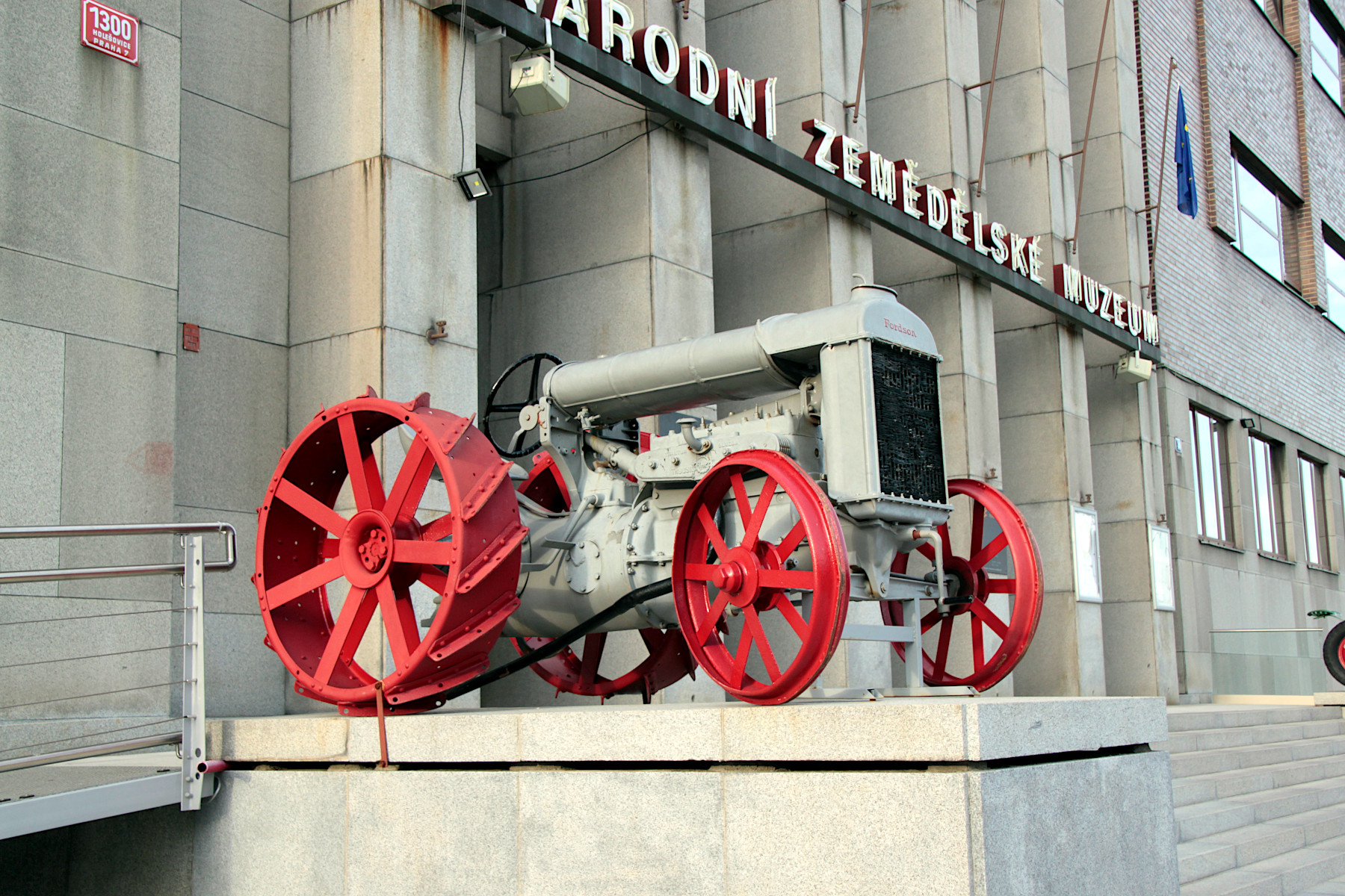 NRODN ZEMDLSK MUZEUM - PRAHA HOLEOVICE