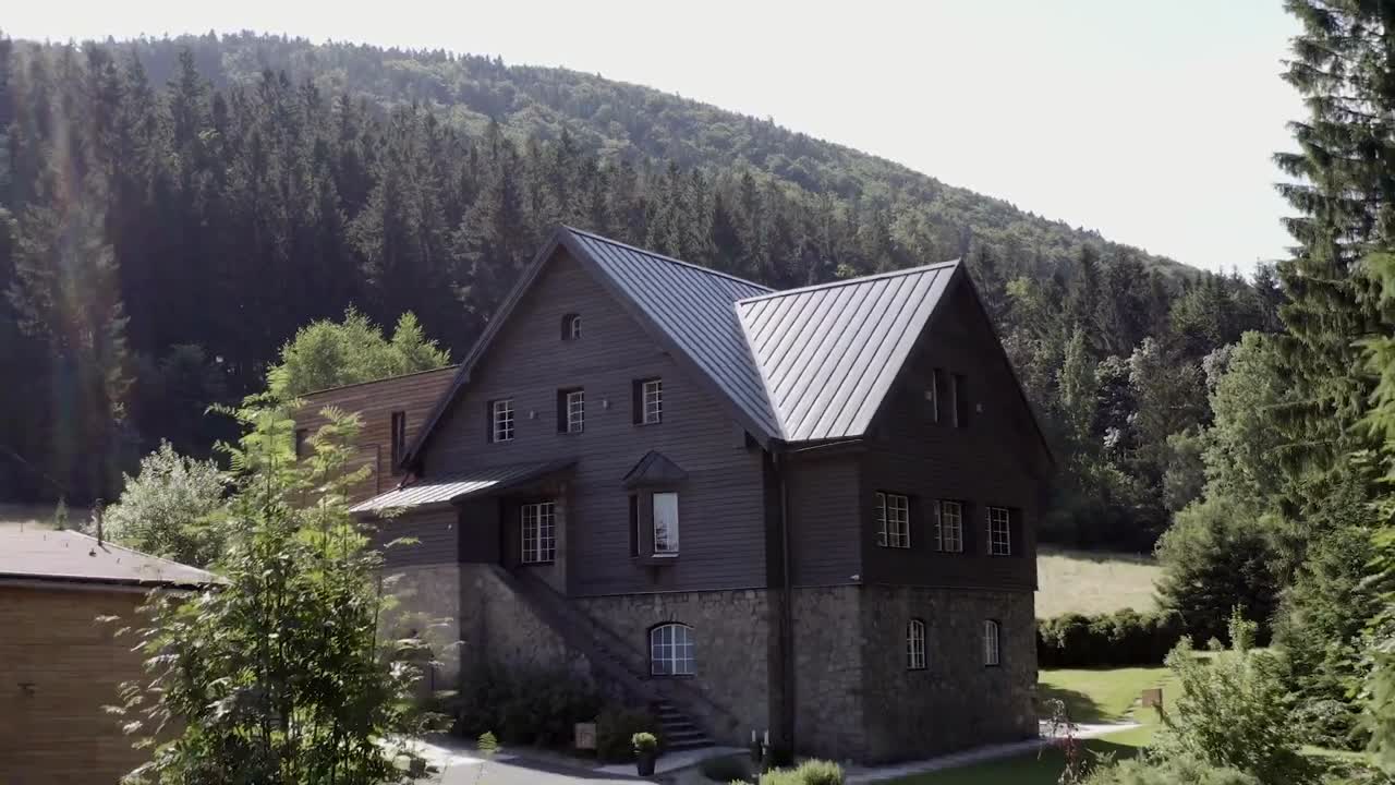 HOTEL & GARDEN **** U HOLUBŮ - ČELADNÁ