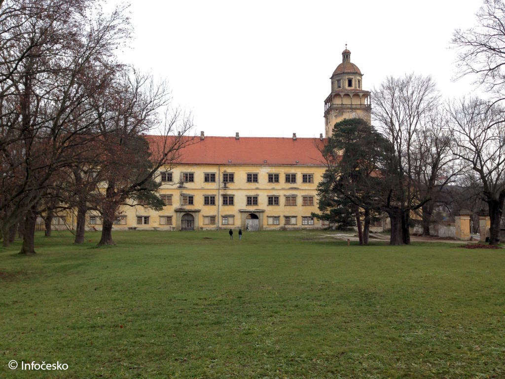 Zámek v Moravském Krumlově a zámecký park