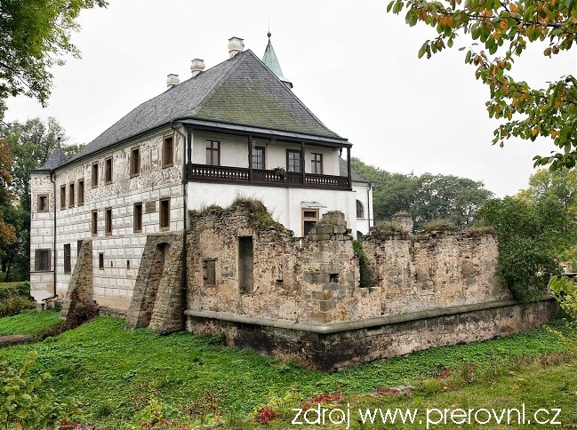 ZMEK PEROV NAD LABEM