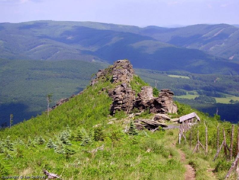 OBŘÍ SKÁLY NAD HORNÍ LIPOVOU